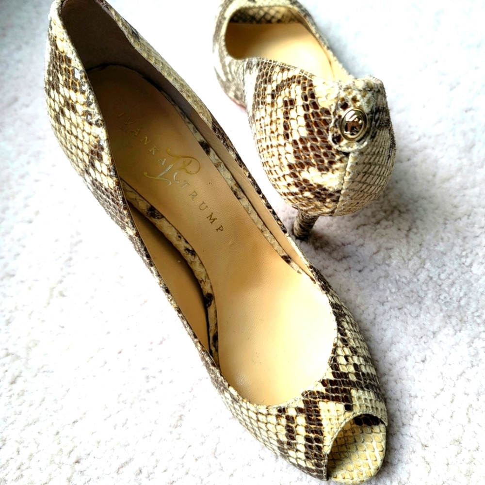 Ivanka Trump Faux Snakeskin Peep Toe Stiletto Heel Pumps 7.5 M